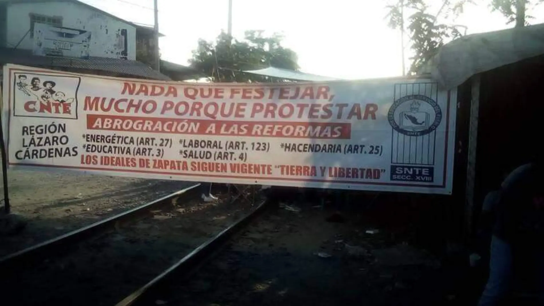 Bloqueo cnte-michoacan-paro (1)